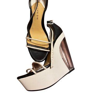 Gianni Bini Size 7.5 Wedges